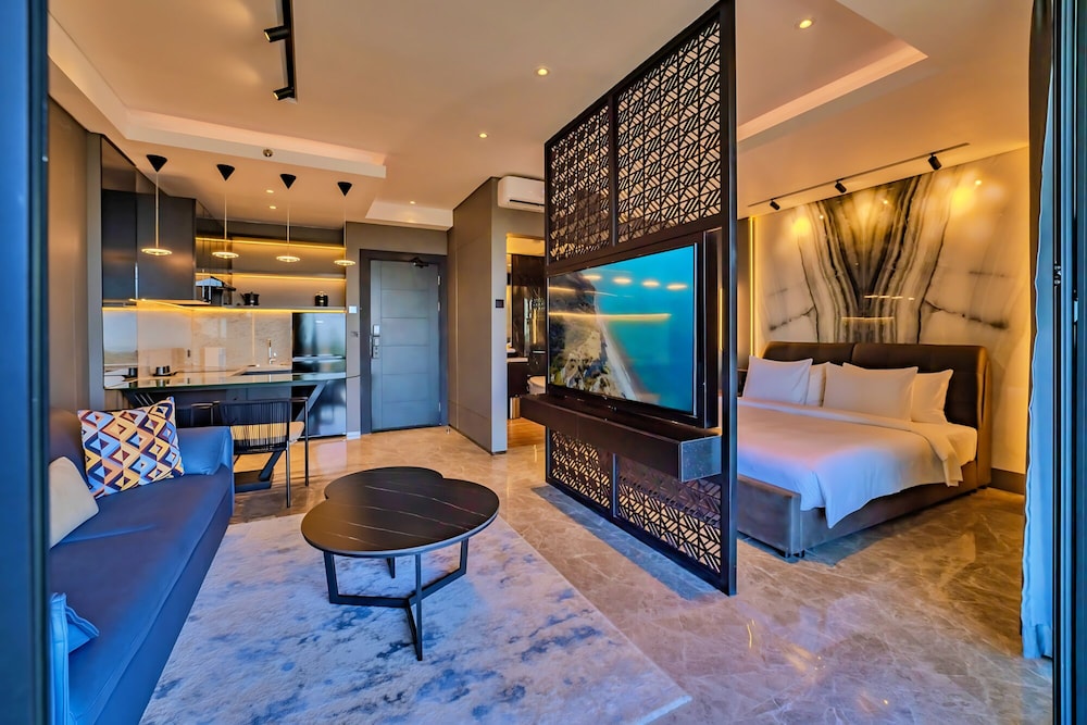 Deluxe Serene Suite