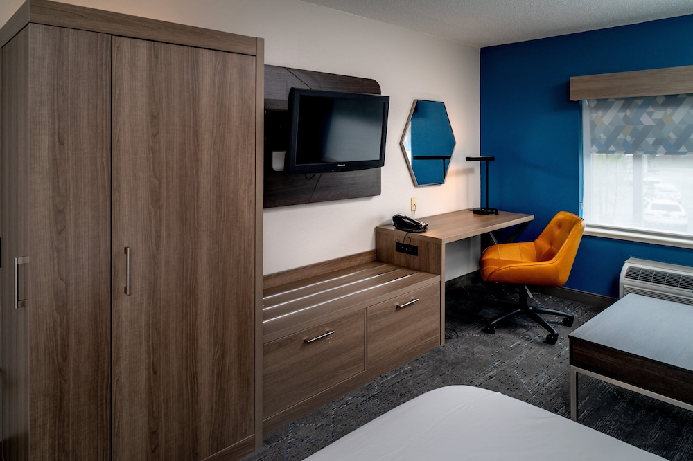 Suite, 2 Queen Beds, Accessible Bathtub (Accessible Tub) photo 3