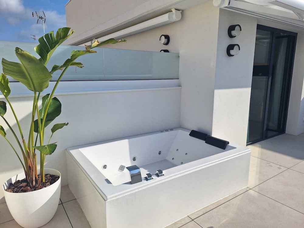 Deluxe penthouse terrace with hydromassage - Photo 5