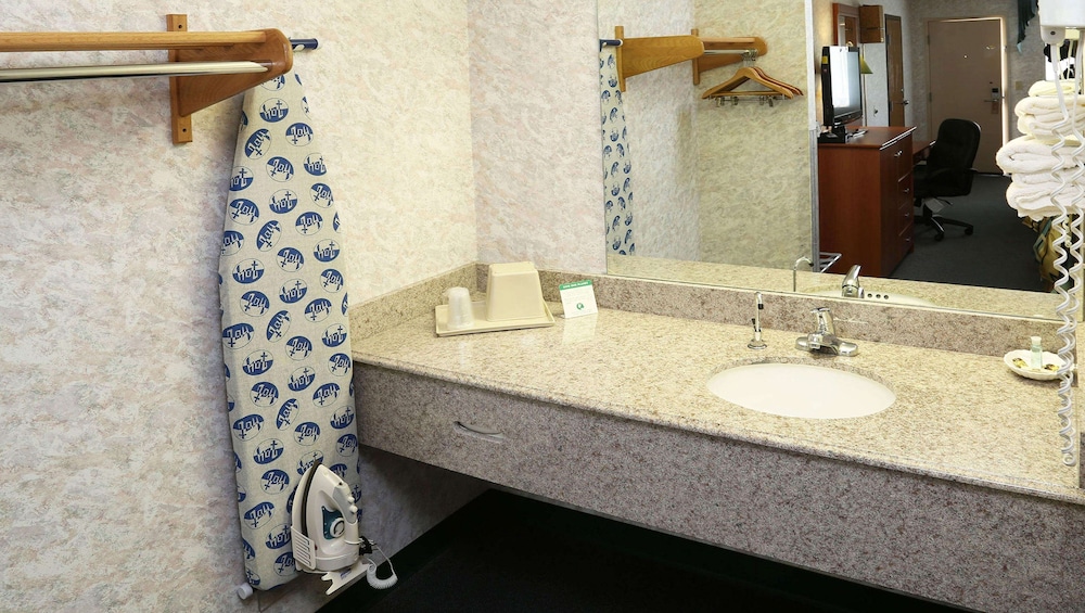Room, 2 Queen Beds, Non Smoking, Allergy Friendly - Photo 7