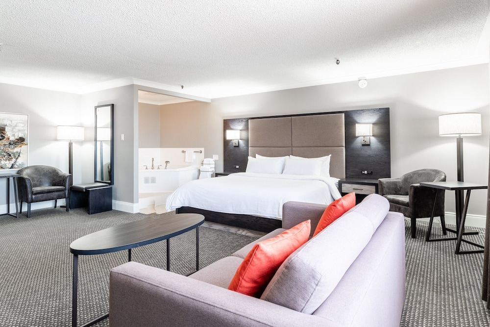 Junior Suite, 1 King Bed, Jetted Tub - Photo 1