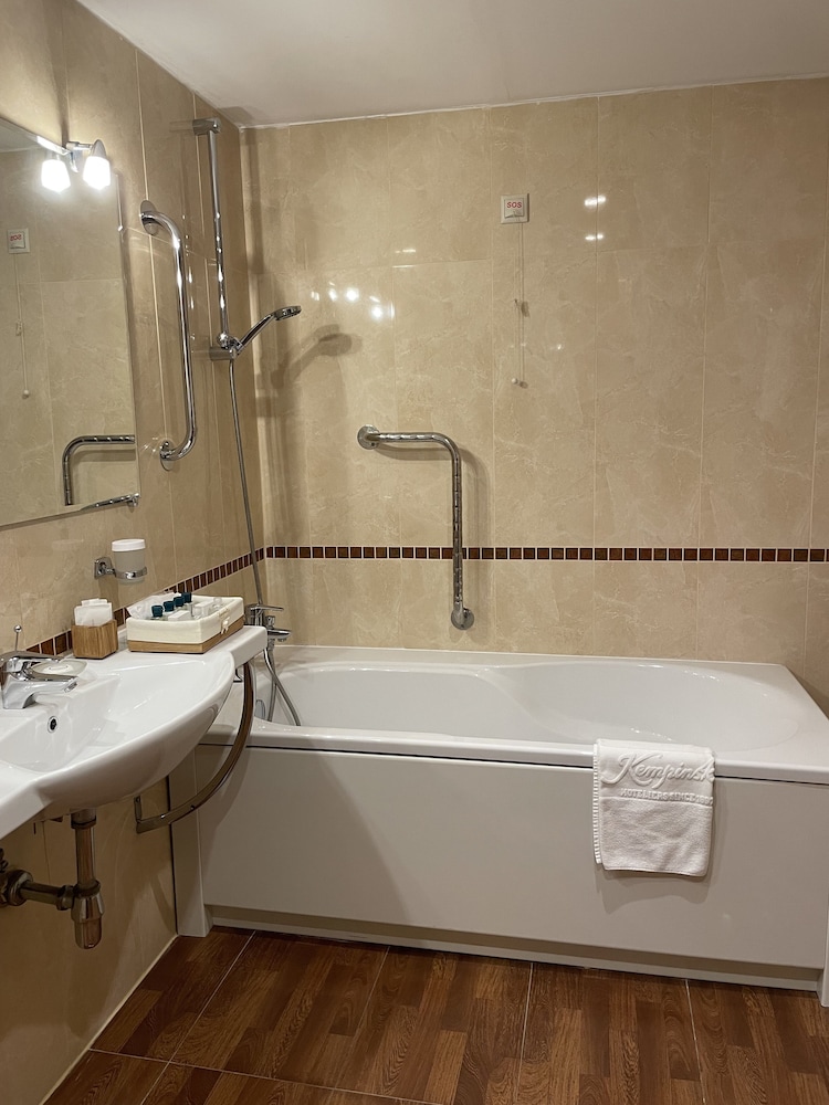 Superior Room, 1 King Bed, Mountain View - Photo 14