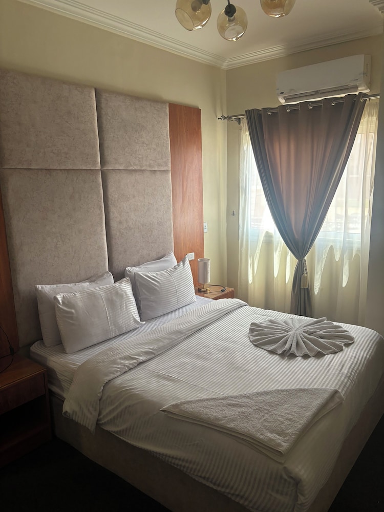 Basic Double Room photo 3