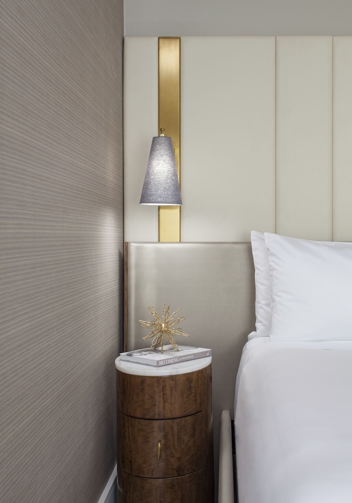 Junior Suite, Mobility Accessible (w/ RI Shower) - Photo 1