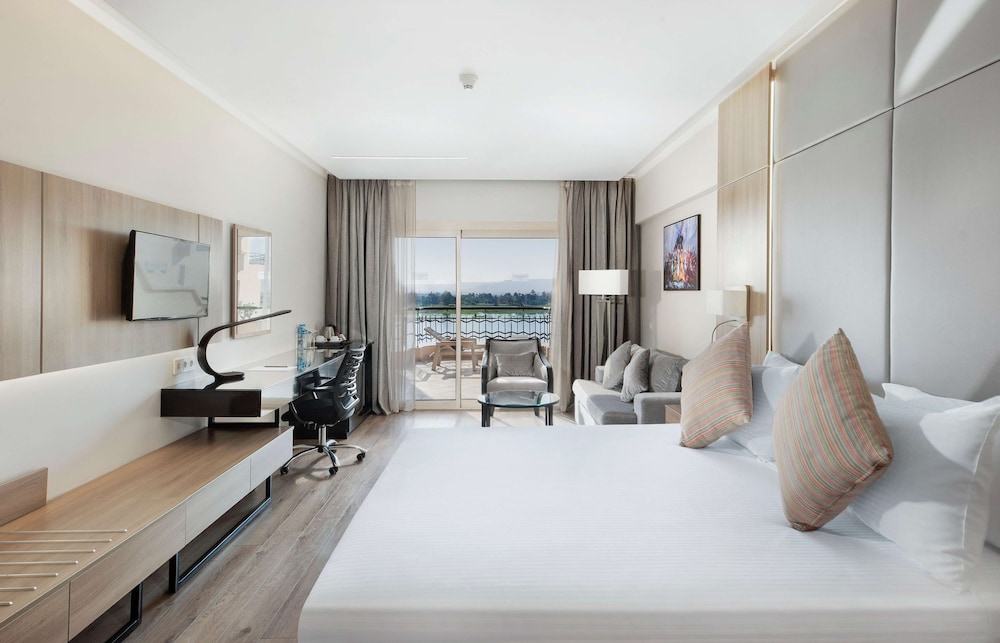 Executive Room, 1 Double Bed (Superior, Front Nile View) - Photo 2