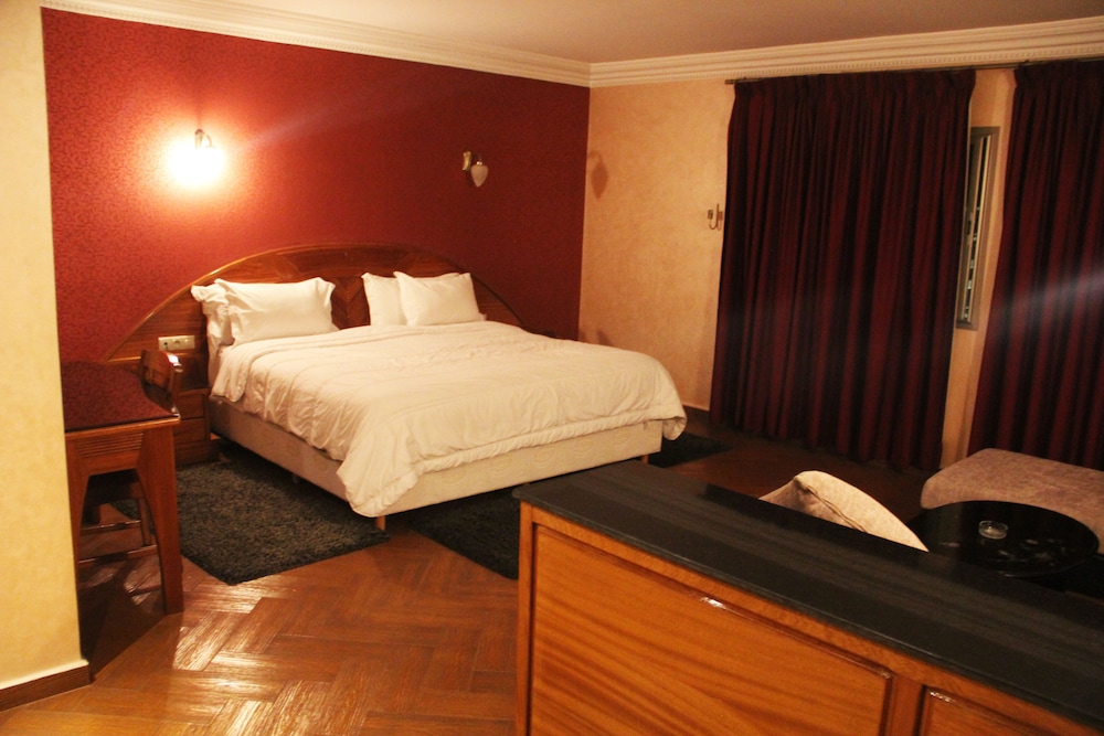 Suite, 1 Double Bed photo 2