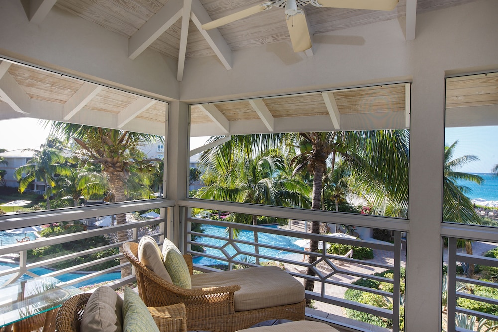 Deluxe Suite, 2 Bedrooms, Partial Ocean View photo 2
