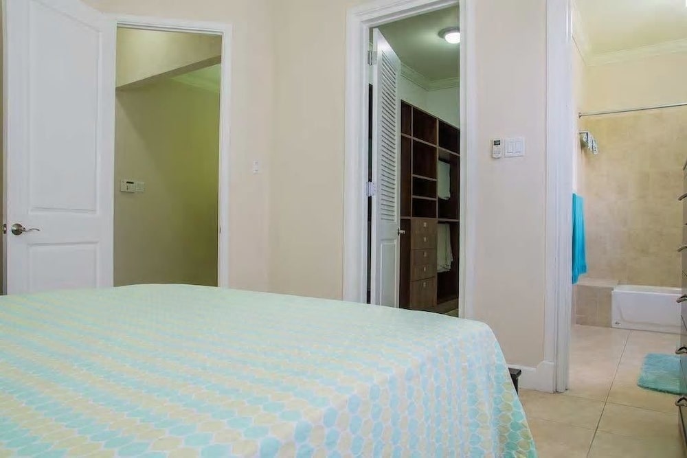 Apartment, 2 Queen Beds, Pool Access, Mountain View photo 3