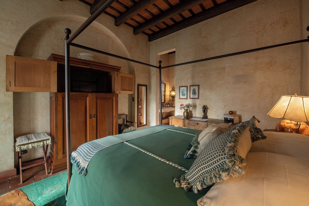 Junior Room, 1 Queen Bed, Fireplace photo 2