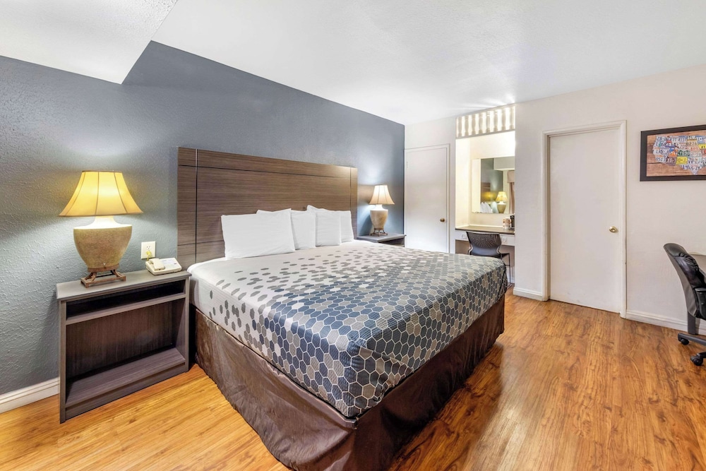 Room, 1 King Bed, Accessible, Non Smoking