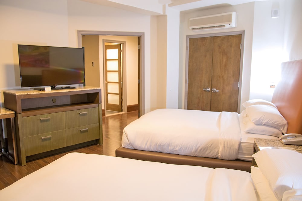 Suite, 2 Queen Beds, Accessible, Non Smoking - Photo 1