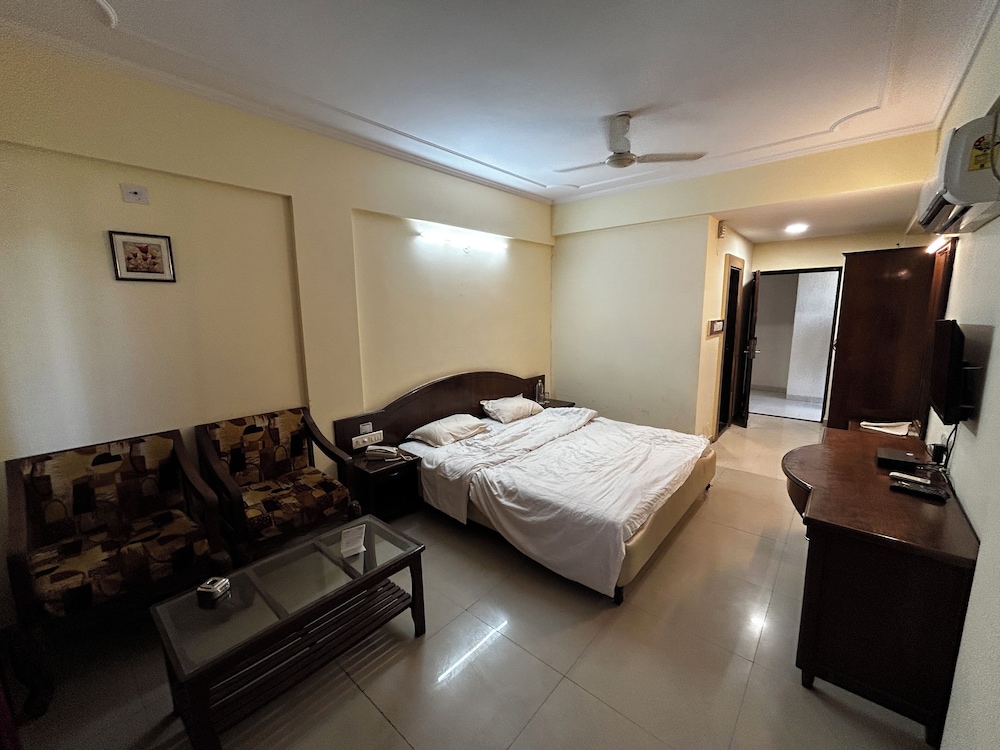 Basic Double Room, City View photo 2
