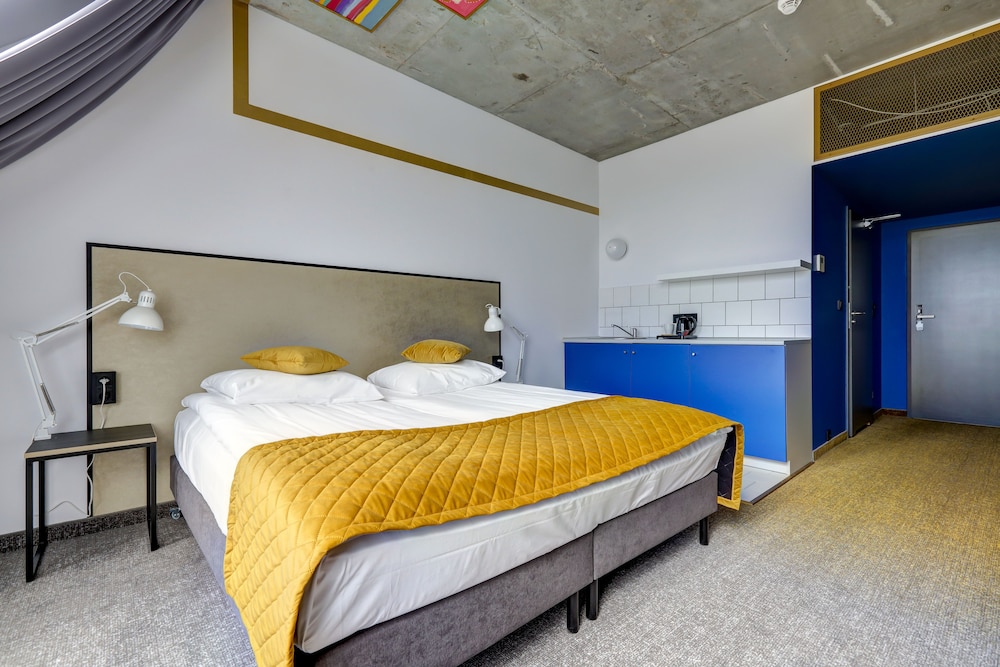Deluxe Double Room, 1 Queen Bed - Photo 1