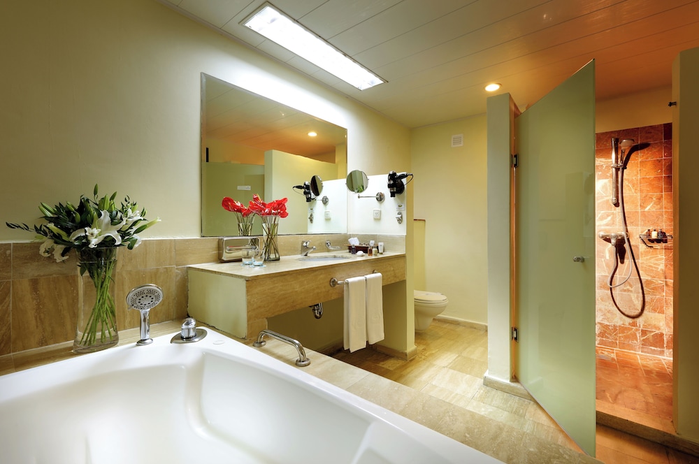 Signature Level Suite