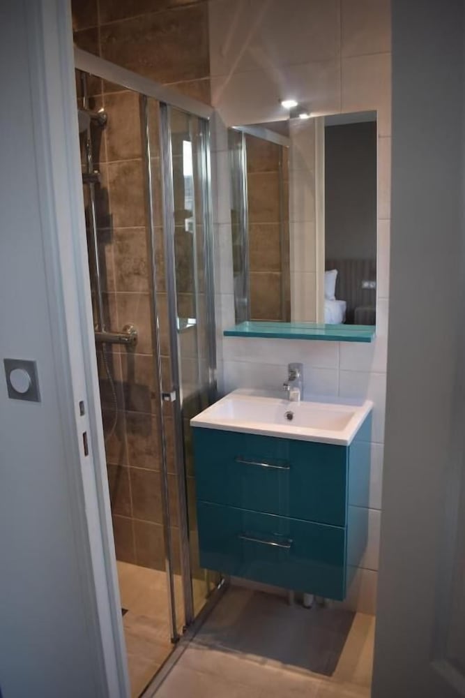 Deluxe Triple Room, Non Smoking, City View photo 3
