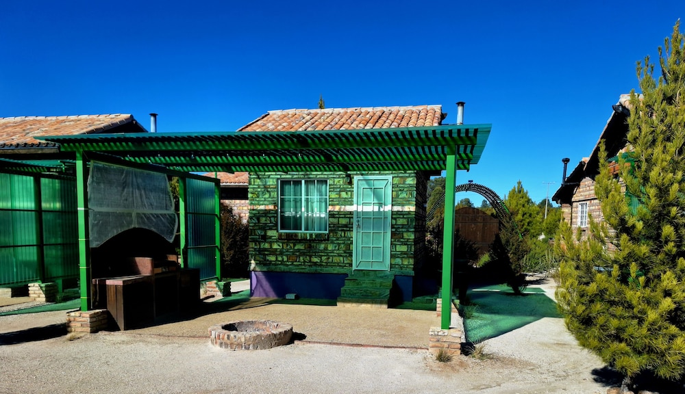 Family Cabin, 1 Bedroom, Non Smoking, Pets Allowed photo 2