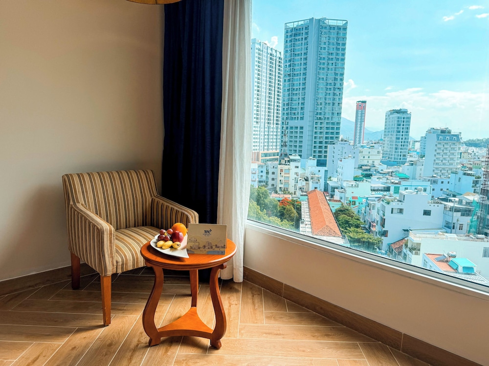 Family Deluxe City View King Twin photo 2