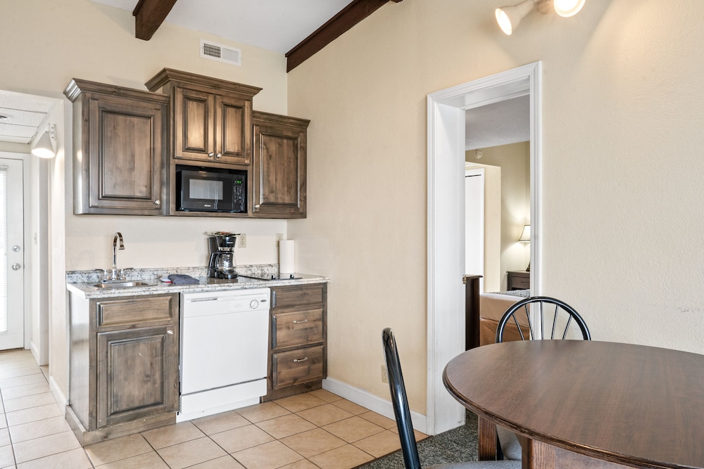 2 - BD Economy Walk-in Level Unit 214