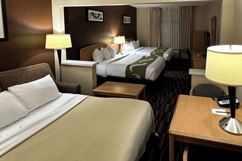 Suite, Multiple Beds, Non Smoking - Photo 1
