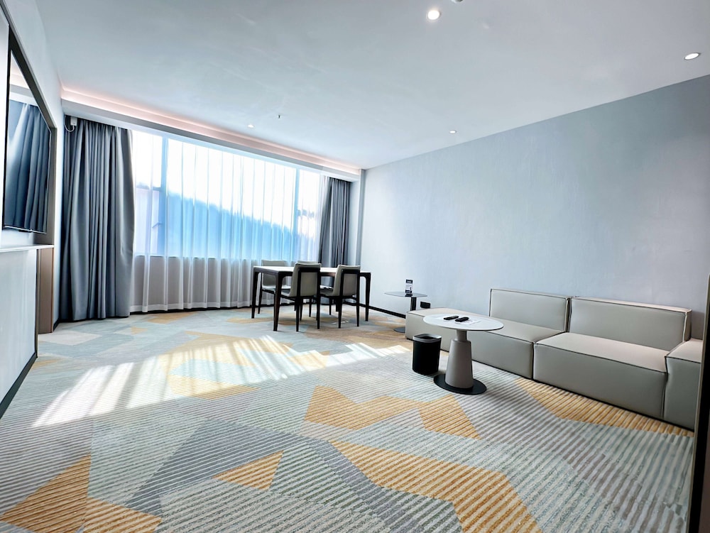 Executive Suite, 1 King Bed with Sofa bed, Non Smoking