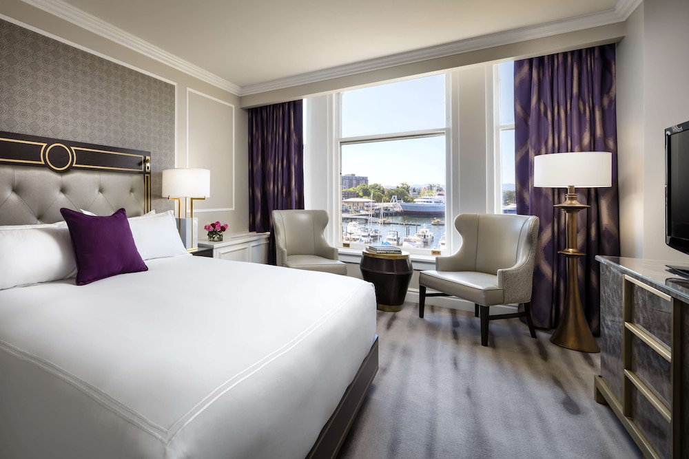 Fairmont Gold Deluxe Harbour View 1 King thumbnail 6