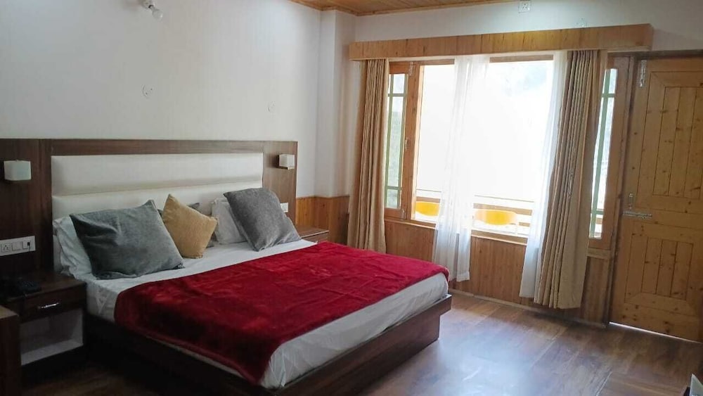 Diamond Room