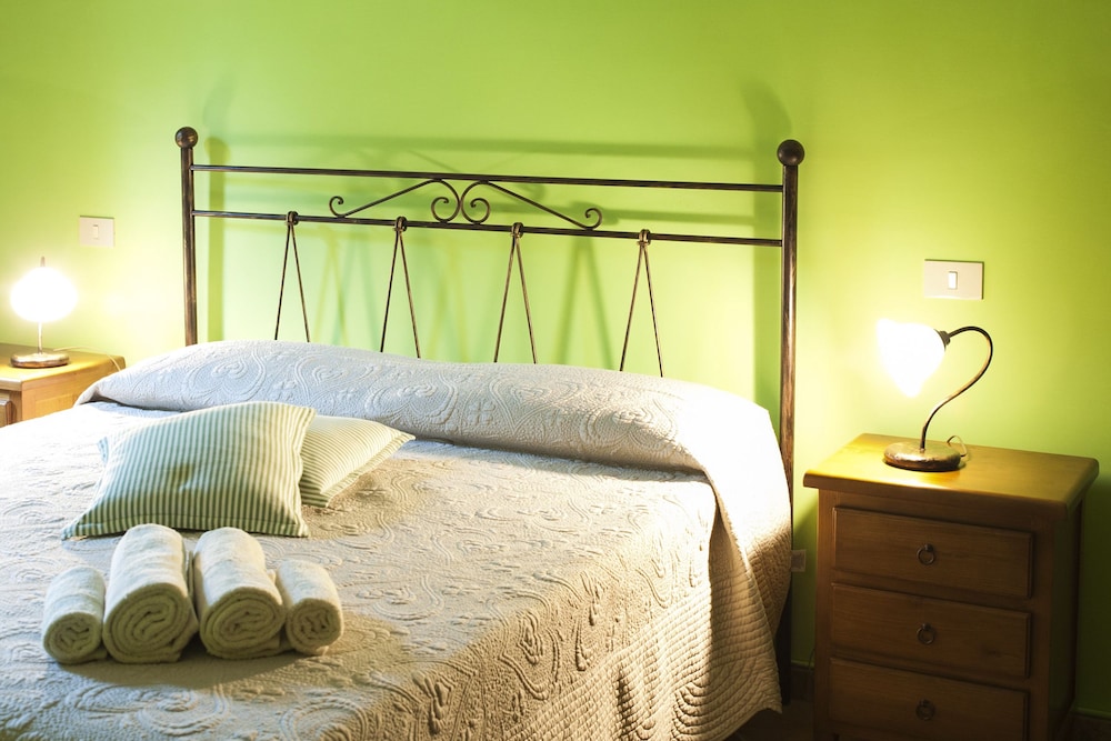 Quadruple Room, 1 Bedroom, Refrigerator photo 2