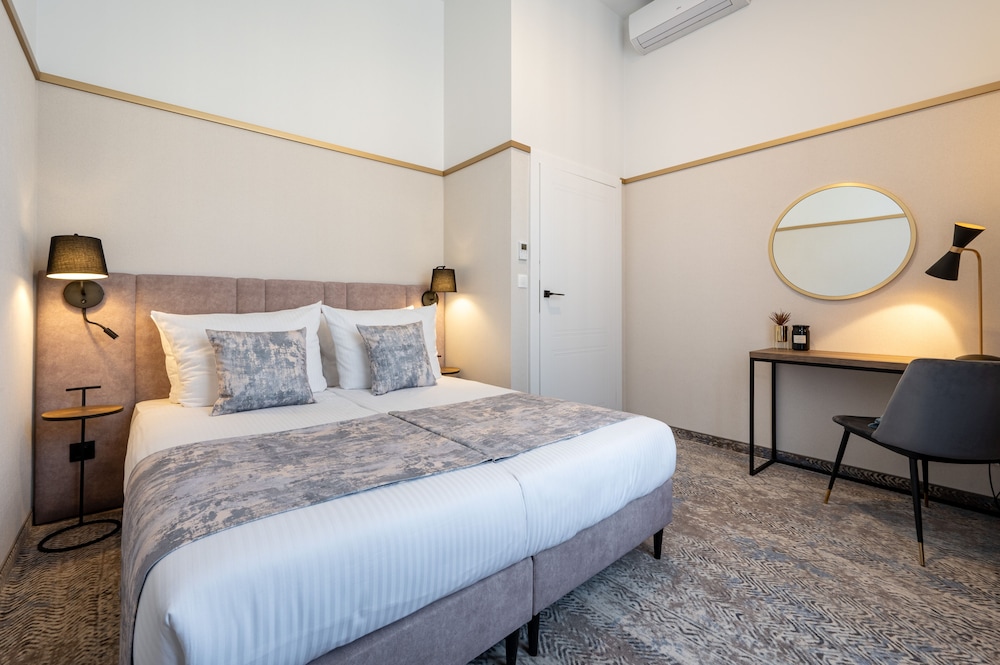 Standard Double or Twin Room - Photo 1