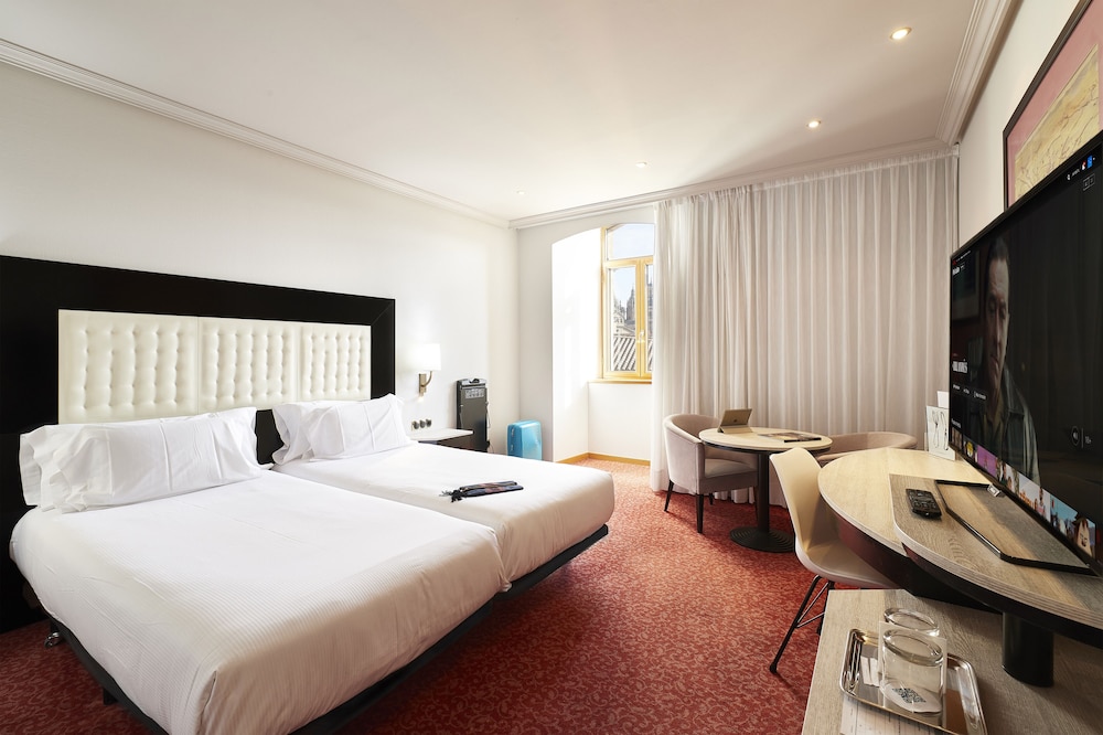 Standard Room, City View - Photo 2