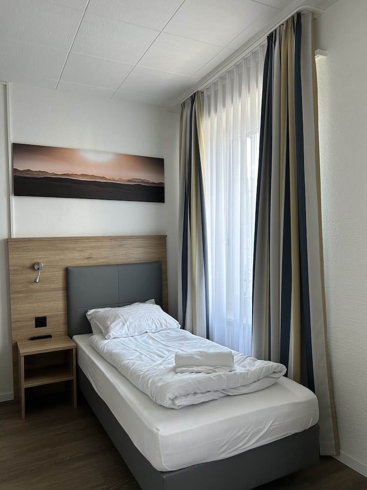 Superior Single Room, Accessible, Ensuite photo 2