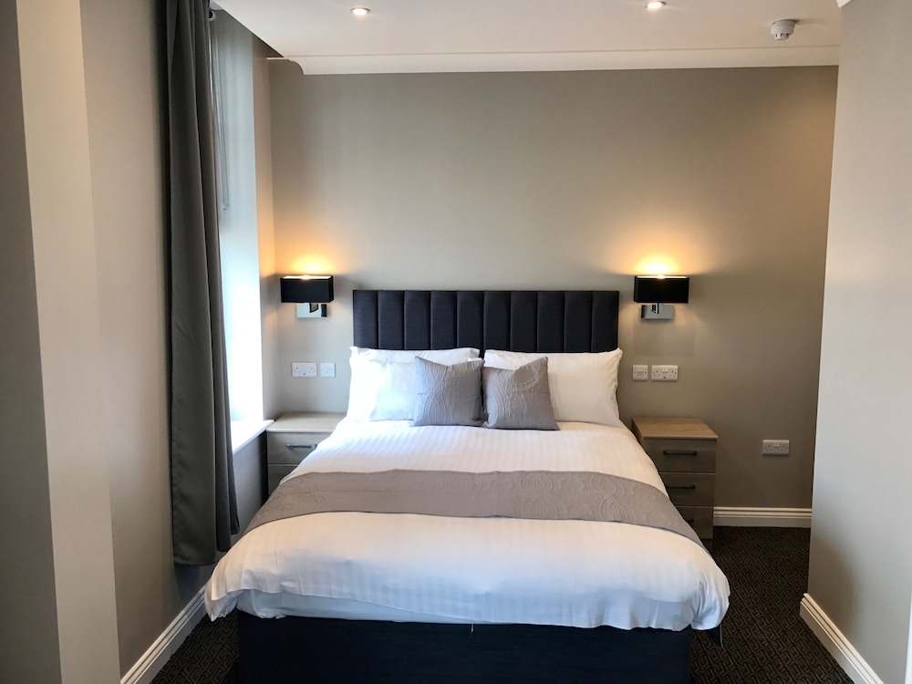 Raven Hotell, Bilde 22