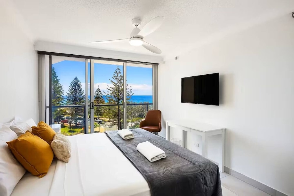 Premium Two-Bedroom Apartment with Ocean View photo 2