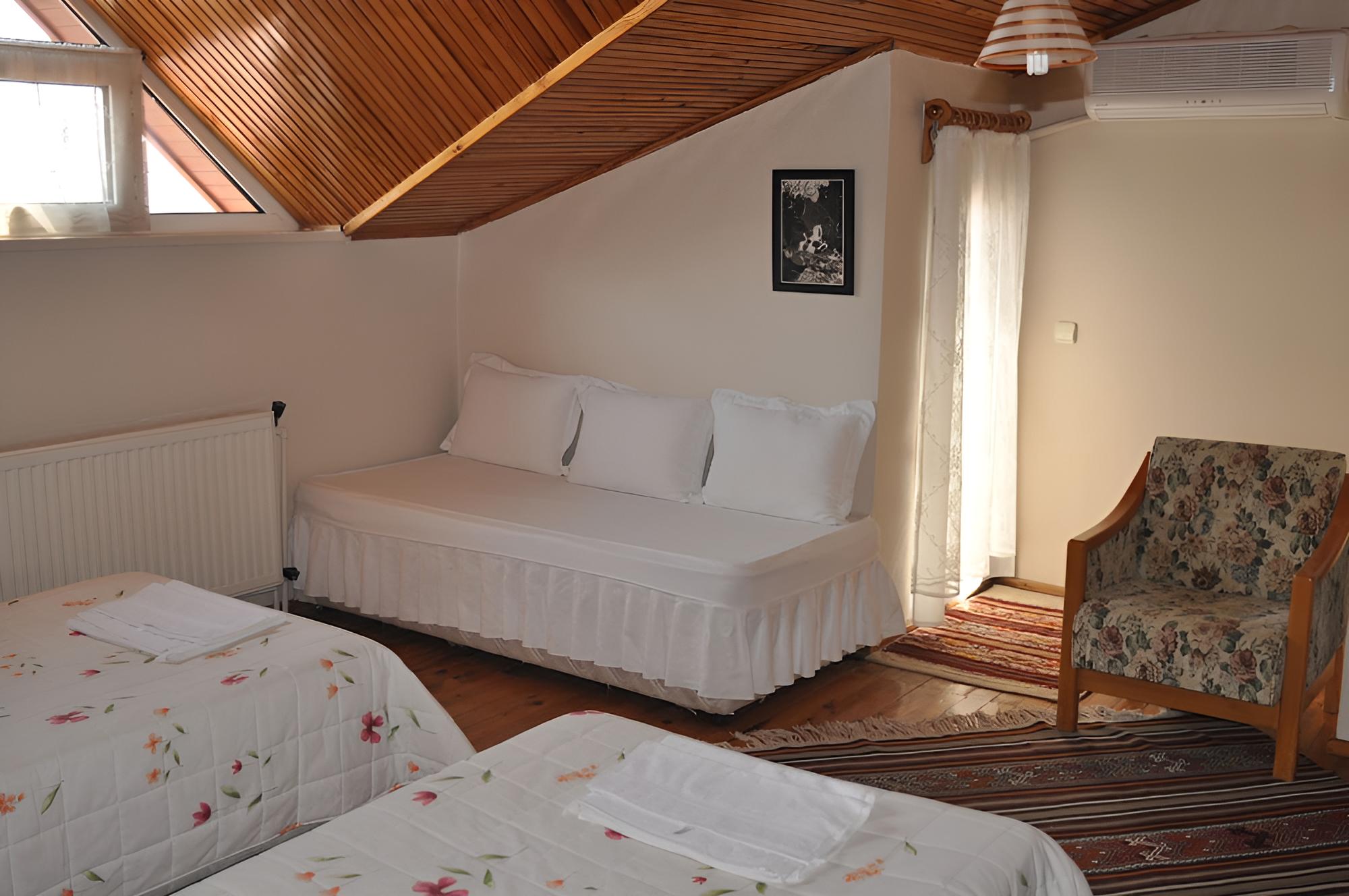 Standard Triple Room photo 1