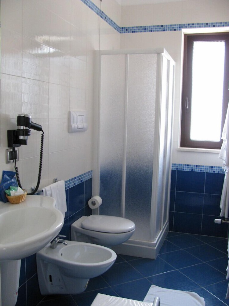 Basic Triple Room - Photo 3