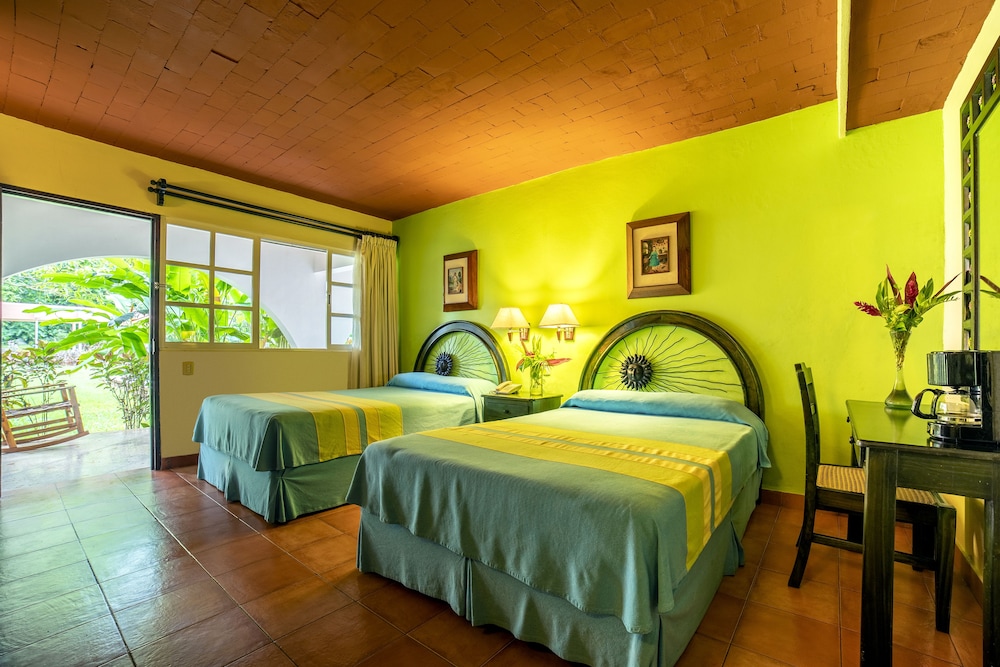 Superior Room, Patio, Pool View