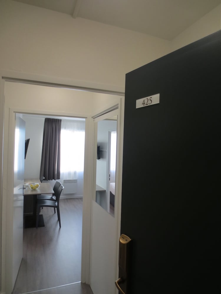 Family Apartment, 1 Bedroom - Photo 3