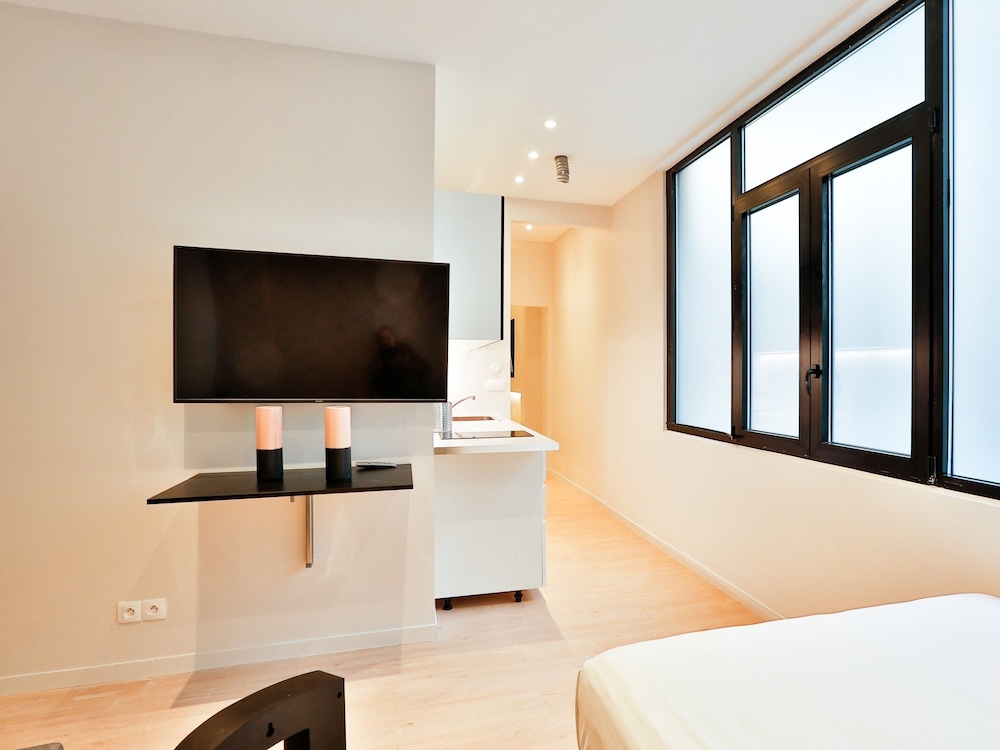 Executive Suite, Private Bathroom, Courtyard View (103) photo 3