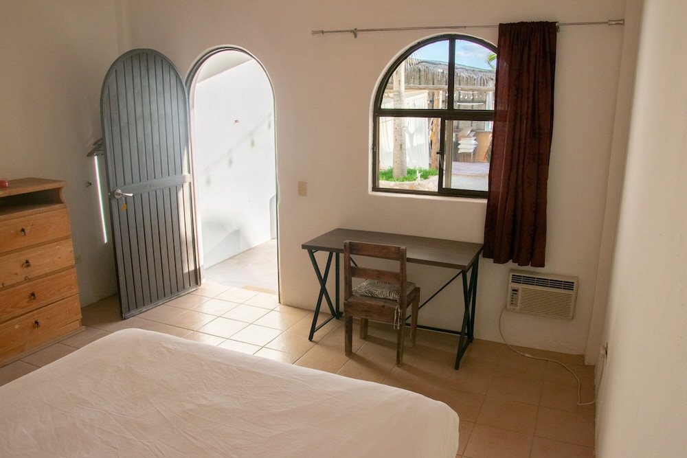 Comfort Studio Suite, Patio, Beach View photo 1