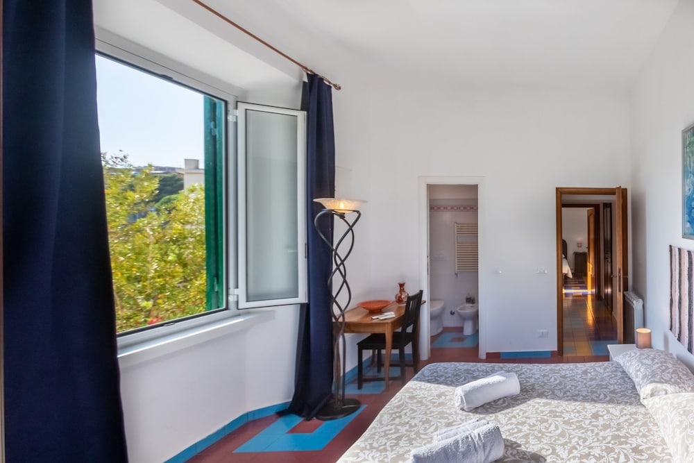 Apartment, 3 Bedrooms, Smoking, Balcony