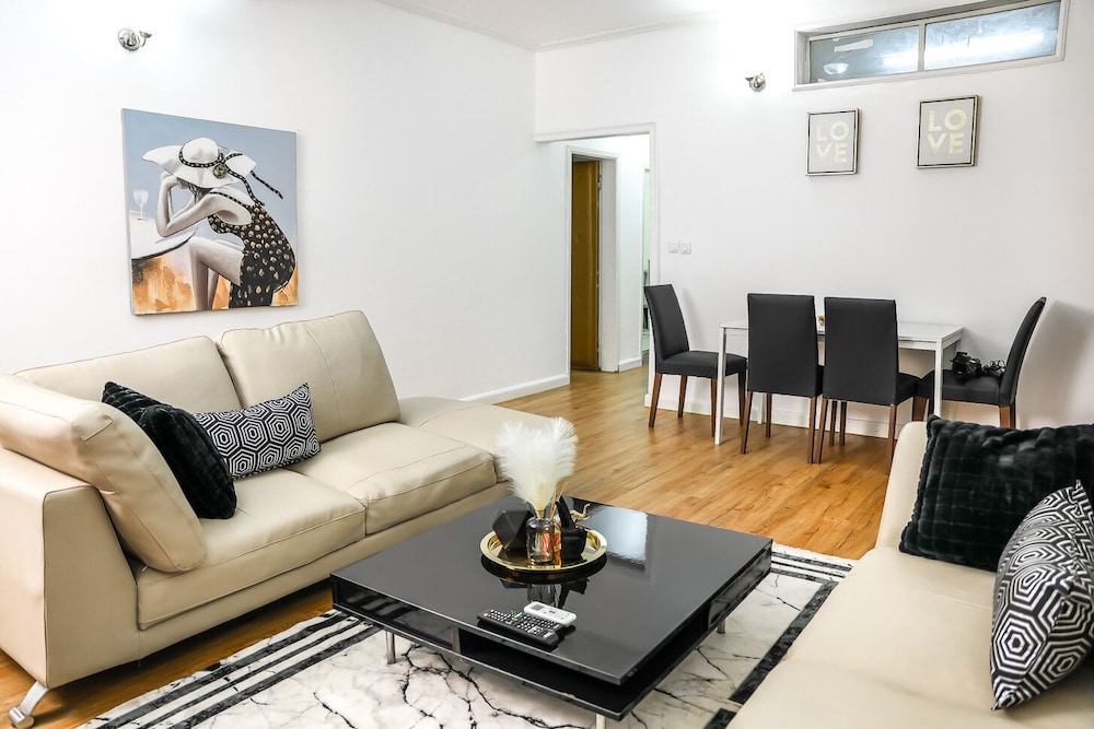 Luxury Apartment photo 3