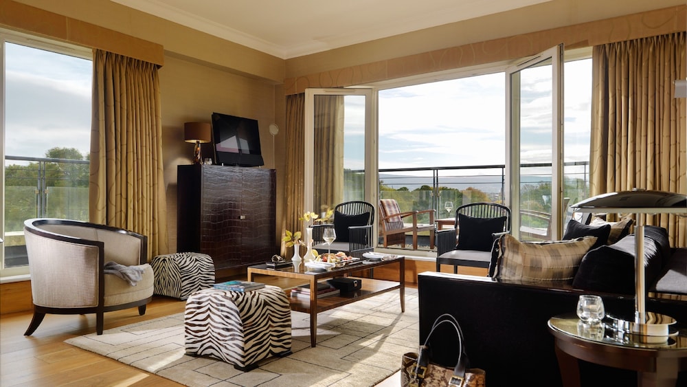 Penthouse Suite - Photo 2