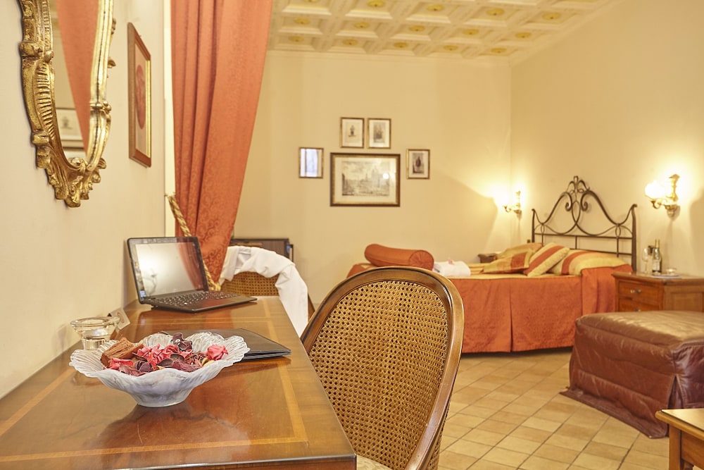 Luxury Suite, Multiple Beds - Photo 2