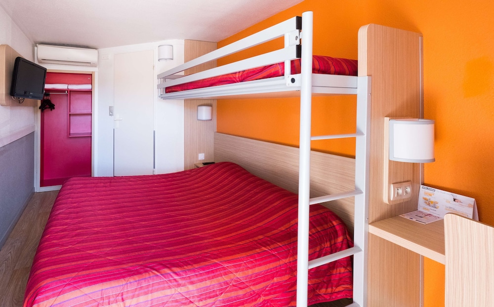 Standard Room, Multiple Beds (1 Double And 1 Single Bed) photo 1