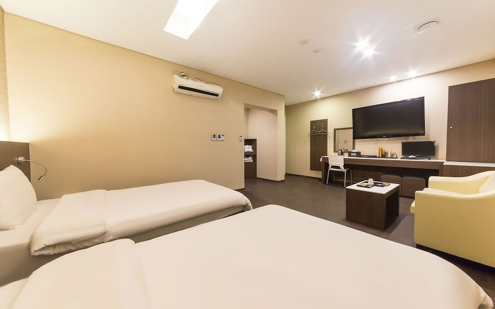 Room (VIP twin) - Photo 3