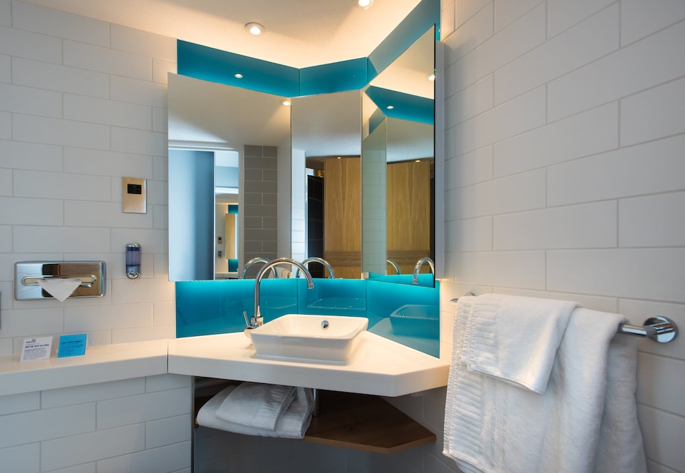 Standard Room, 1 Double Bed (with Free Hot Breakfast) - Photo 3