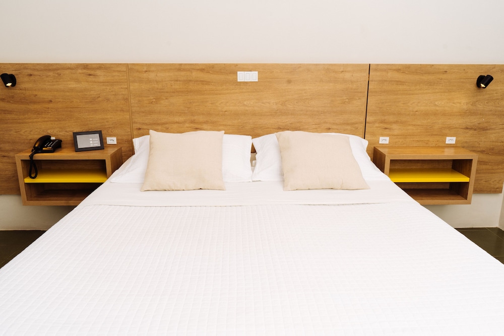 Double or Twin Room, Partial Ocean View