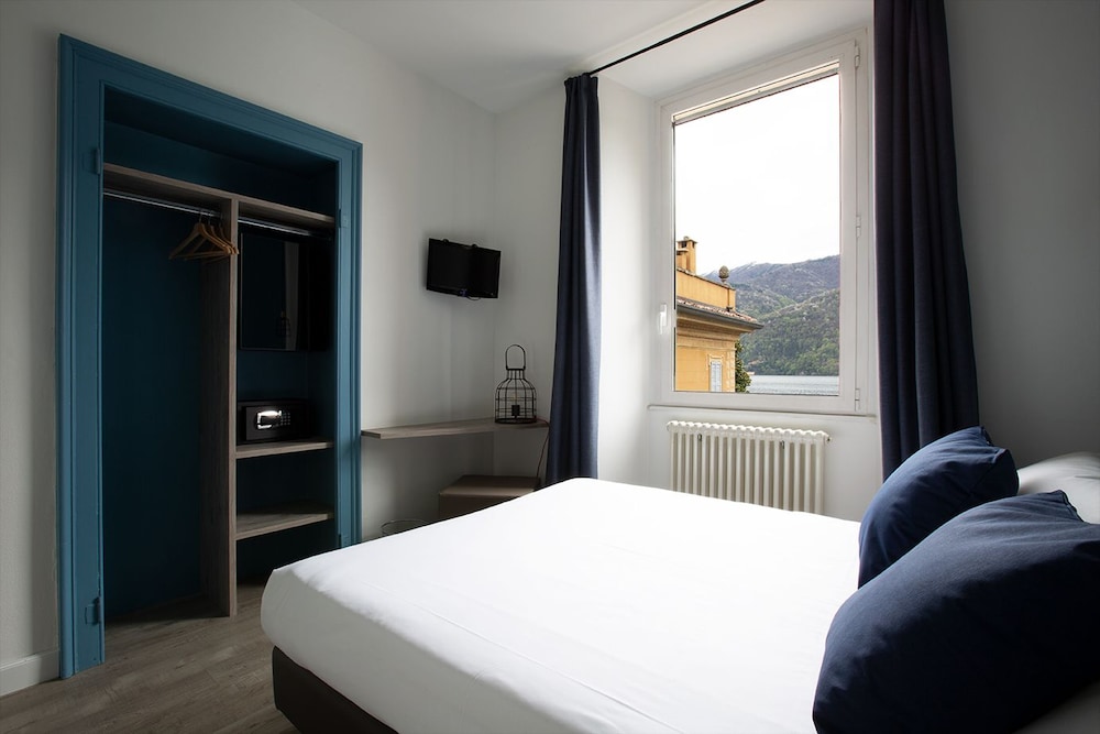 Panoramic Double Room, Lakeside photo 3
