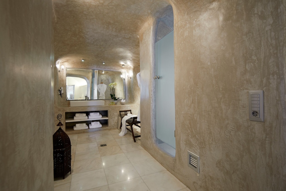 Honeymoon Suite, 1 Bedroom, Jetted Tub, Sea View ( Caldera View) - Photo 5