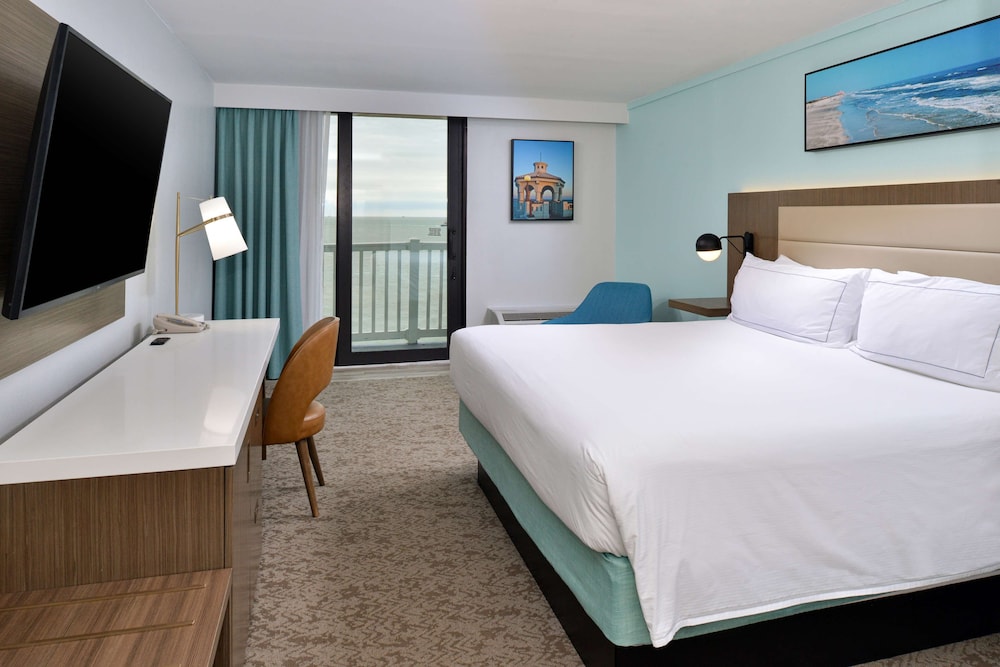 Room, 1 King Bed, Accessible, Bay View (Roll-In Shower) - Photo 2