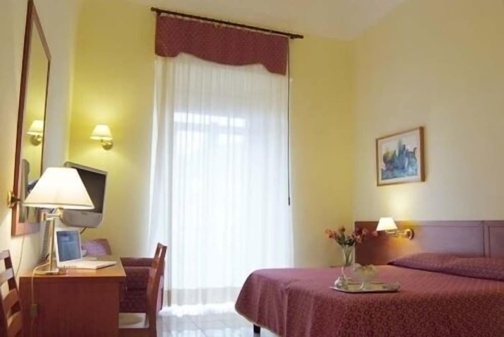 Double or Twin Room photo 3